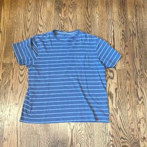 Patagonia men’s Large pocket tee